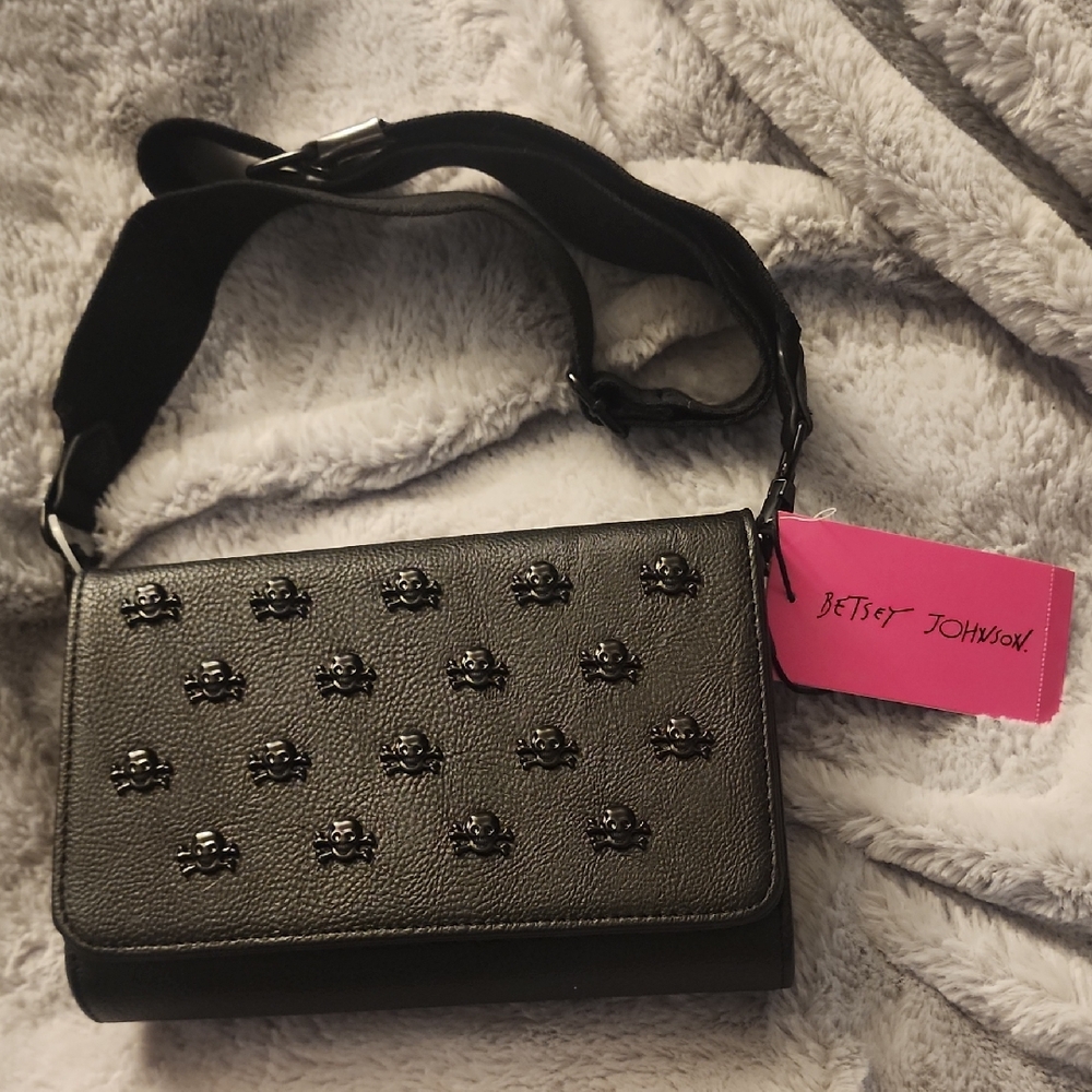 Betsey Johnson Black Skull Halloween Crossbody Bag NWT